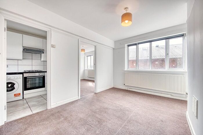 1 Bedroom Flat To Rent In Kimber Road, London, SW18