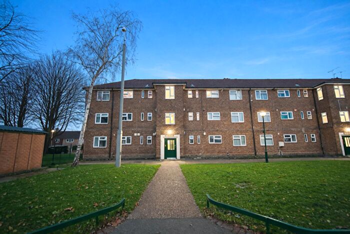 3 Bedroom Flat For Sale In Oundle House, Montgomery Crescent, Romford, RM3
