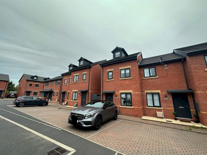 3 Bedroom Town House For Sale In Verney Meadow, New Houghton, Mansfield, NG19