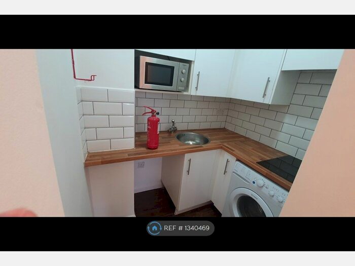 Studio To Rent In Carshalton Road, Sutton, SM1