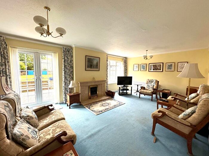 4 Bedroom Detached House For Sale In Conyngham Road, Meadowfields, Northampton, NN3