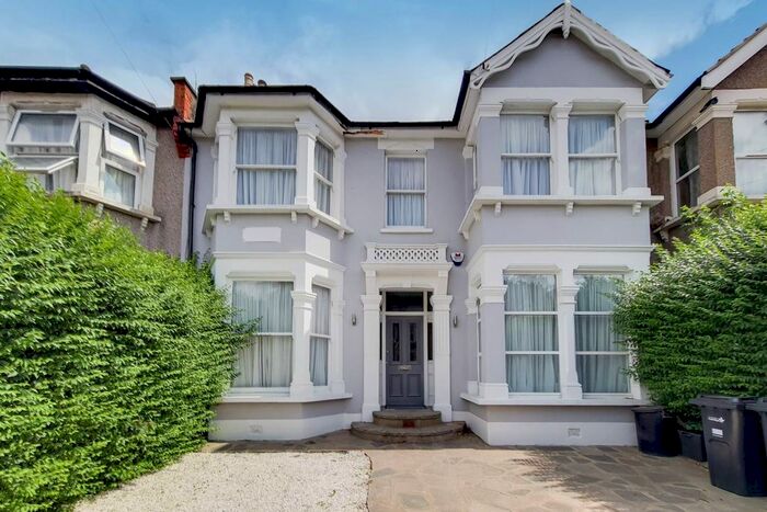 4 Bedroom Terraced House To Rent In Courtland Avenue, Ilford, IG1