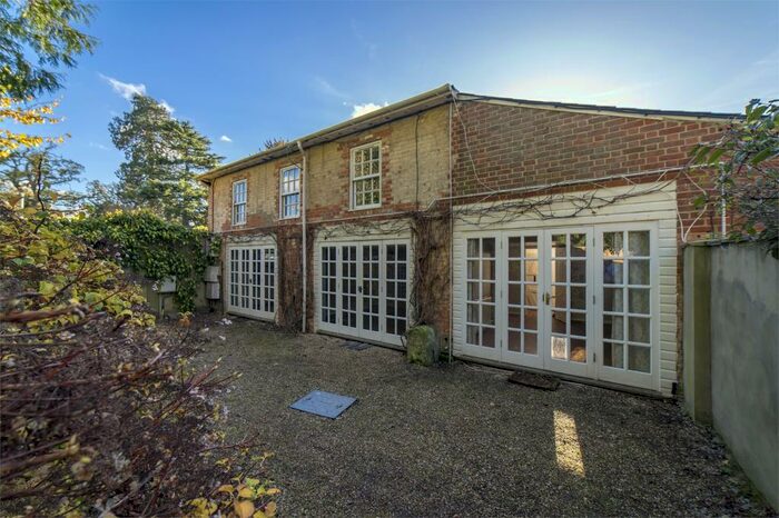 2 Bedroom Maisonette To Rent In Northbrook Estate, Farnham, Hampshire, GU10