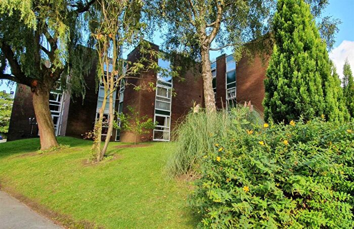 2 Bedroom Flat To Rent In Ashfell Court, Edge Lane, Chorlton, M21