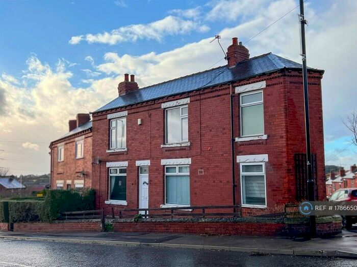 2 Bedroom End Of Terrace House To Rent In Butt Hill, Kippax, Leeds, LS25