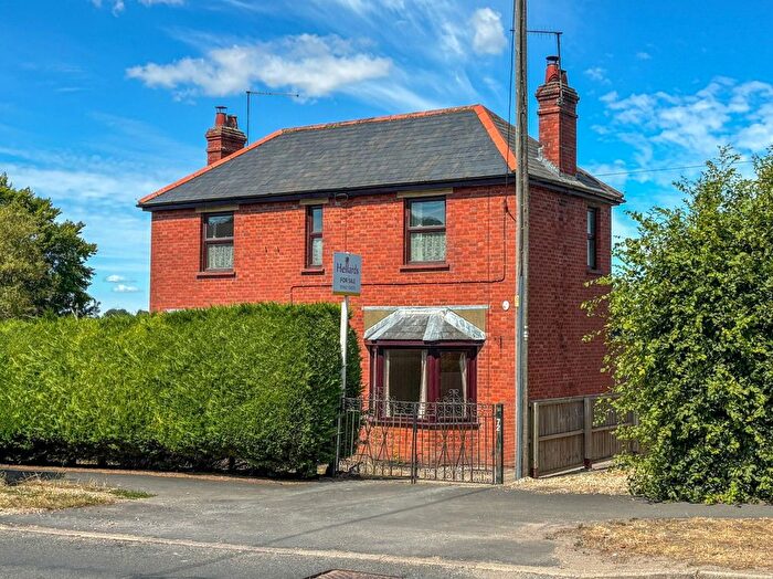 3 Bedroom Detached House For Sale In Jacklyns Lane, Alresford, SO24