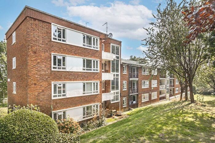 4 Bedroom Flat To Rent In Wimbledon Park Road, London, SW19