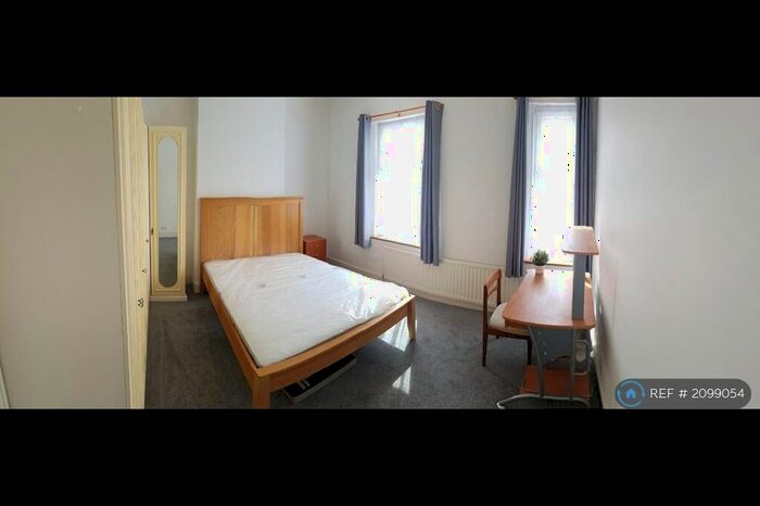 4 Bedroom Terraced House To Rent In Middleborough Road, Coventry, CV1