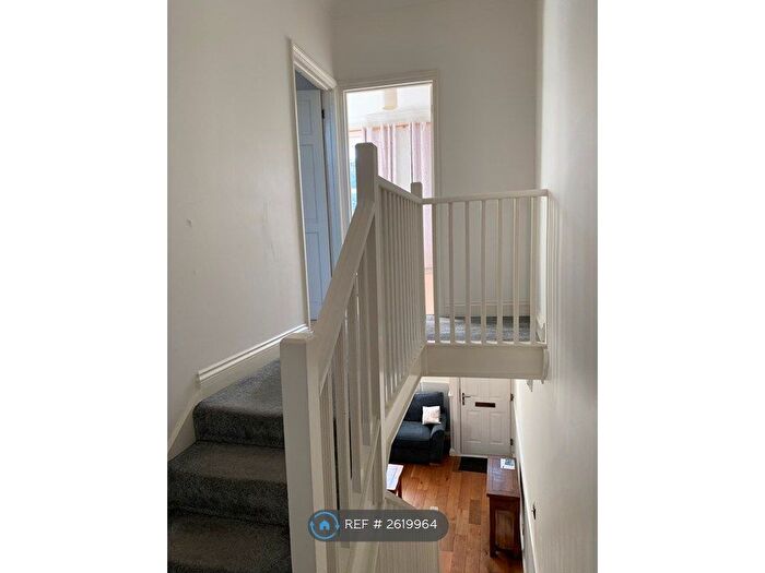 2 Bedroom Flat To Rent In Aitken Road, London, SE6