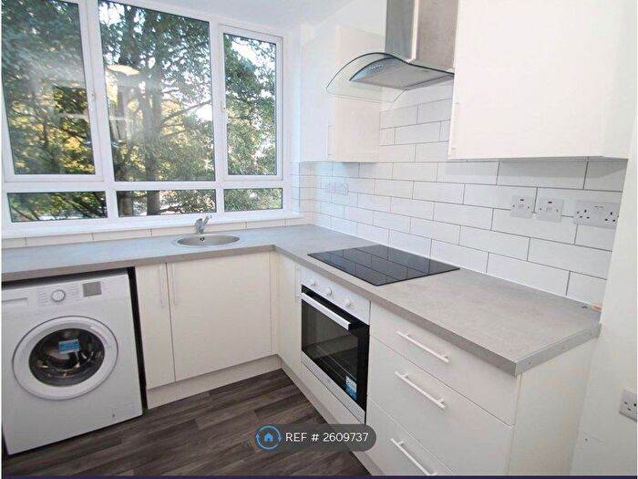 1 Bedroom Flat To Rent In Elmwood Court, Birmingham, B5