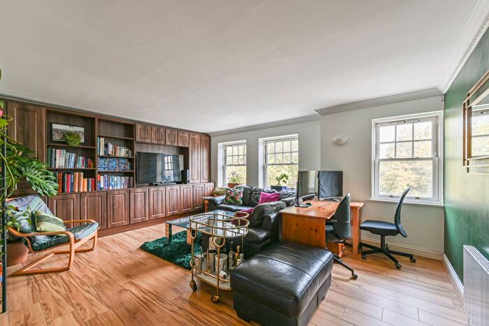 2 Bedroom Flat For Sale In Clapham Park Road, Clapham Park, London, SW4