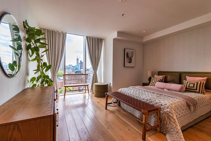 3 Bedroom Flat To Rent In Long Street, London, E2