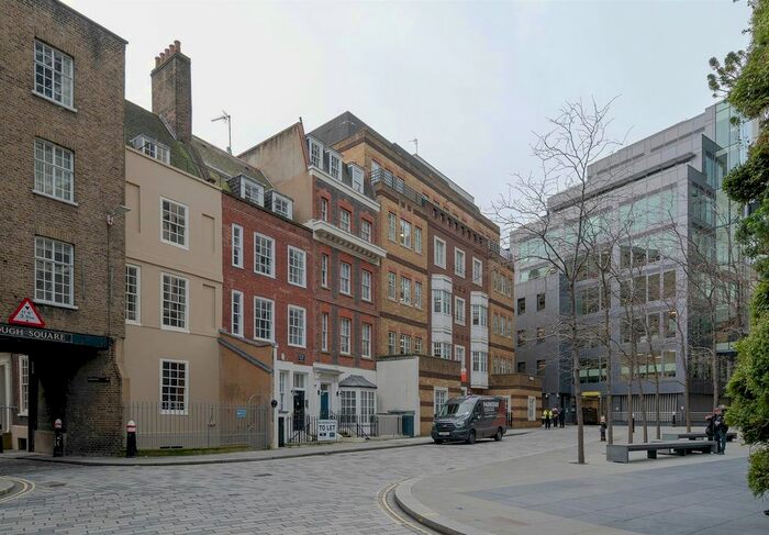 1 Bedroom Property To Rent In , Pemberton Row, London, EC4A
