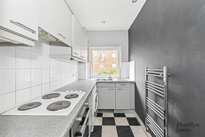 2 Bedroom House For Sale In Homer Drive, London, E14