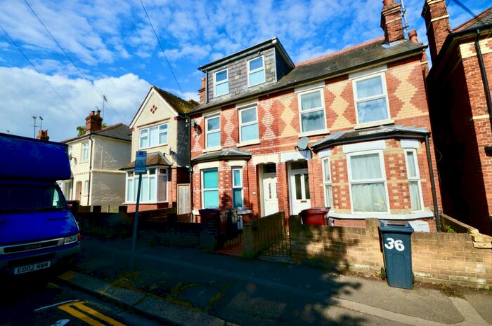 5 Bedroom Terraced House To Rent In Wantage Road, Reading, Berkshire, RG30