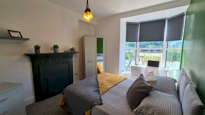 6 Bedroom Terraced House To Rent In The Crescent, Bangor, LL57