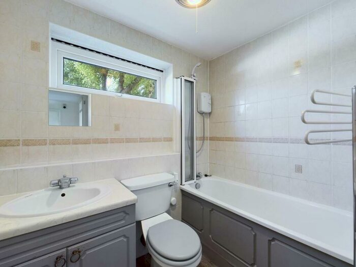 1 Bedroom Flat To Rent In Hatherley Road, Sidcup, Kent, DA14