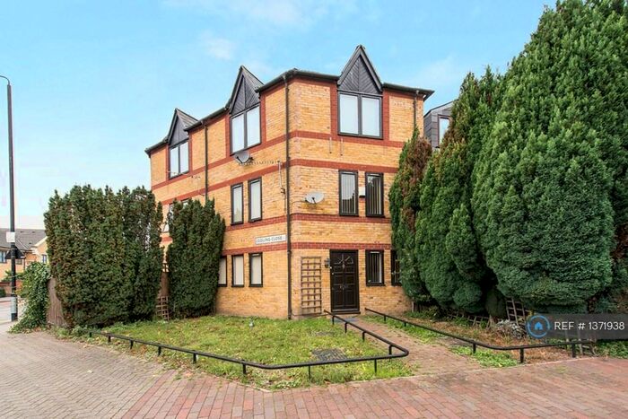 2 Bedroom Flat To Rent In Codling Close, London, E1W