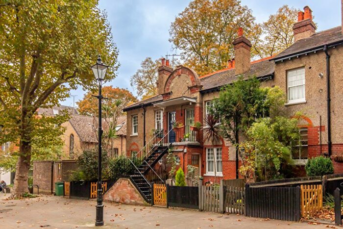 1 Bedroom Flat For Sale In Victoria Place, Richmond, TW9