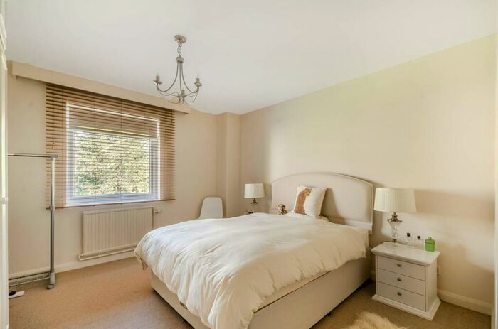 1 Bedroom Flat To Rent In Elm Park Gardens, Chelsea, London, SW10