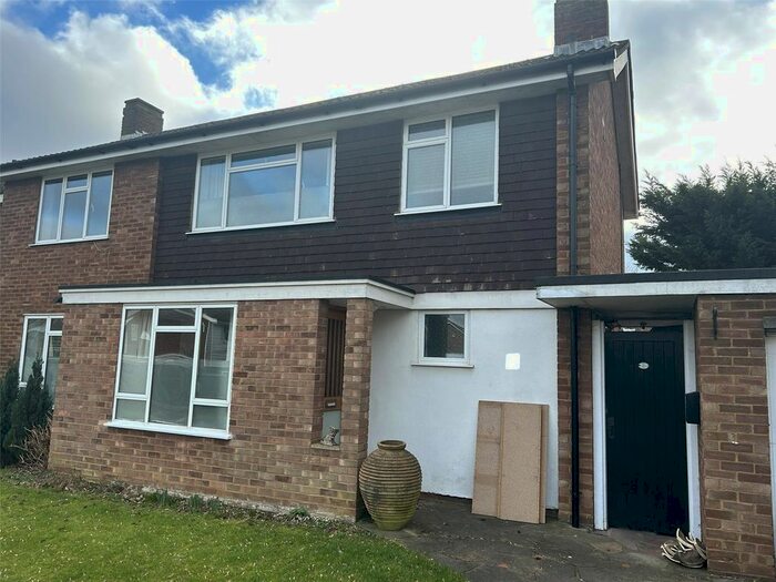 3 Bedroom Detached House To Rent In Hayesford Park Drive, Bromley, BR2