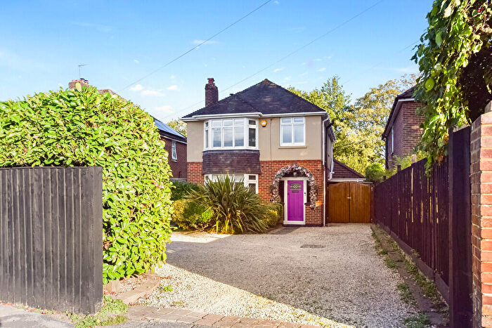 4 Bedroom Detached House For Sale In Highlands Road, Fareham, PO16