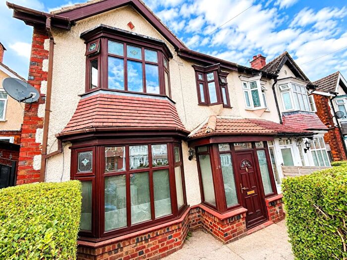 3 Bedroom Semi Detached House To Rent In Upper Grosvenor Road, Birmingham, B20
