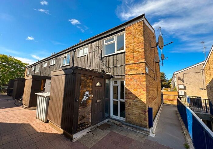 3 Bedroom Flat For Sale In Mallard Walk, Sidcup, Kent, DA14
