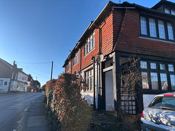 1 Bedroom Flat To Rent In The Spinning Wheel, Nutfield, RH1