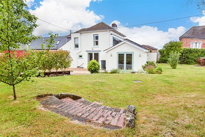 3 Bedroom Detached House For Sale In Main Road, Havenstreet, Isle Of Wight, PO33