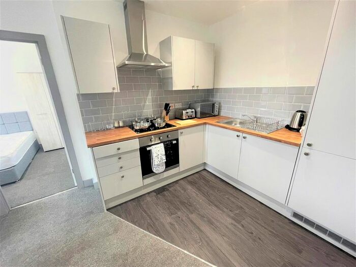 1 Bedroom Flat To Rent In -Bed Apartment - Bridge House, Balm Road, Leeds, LS10