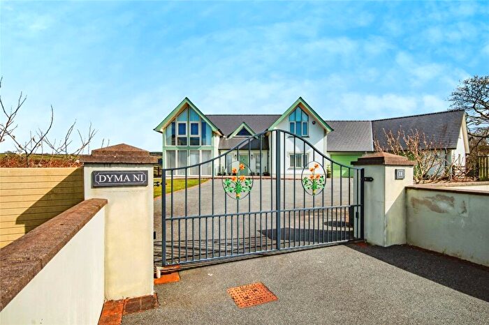 3 Bedroom Detached House For Sale In Dan Y Dderwen, Rhydargaeau, Carmarthen, SA32