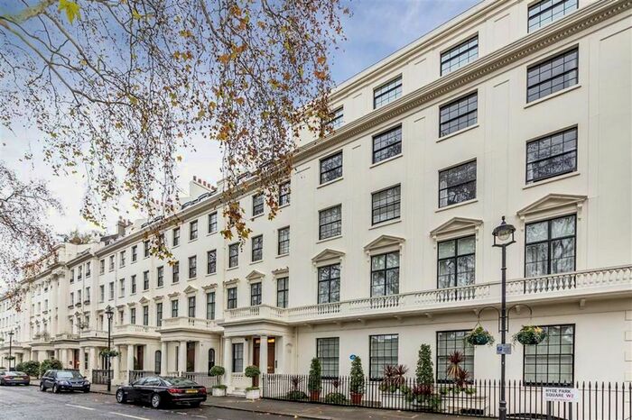 3 Bedroom Flat To Rent In Hyde Park Square, London, W2