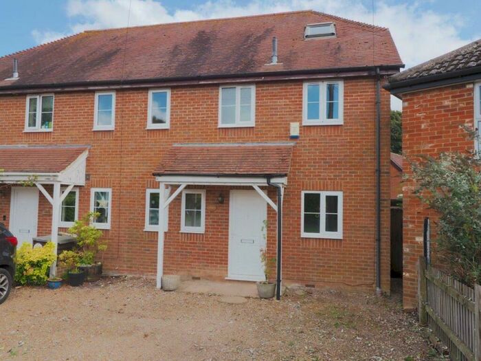 Houses for sale & to rent in SP5 1RQ, Weston Lane, Winterslow Salisbury