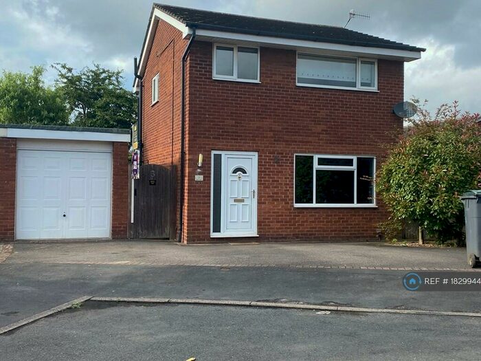 3 Bedroom Detached House To Rent In Biscay Grove, Stoke-On-Trent, ST4