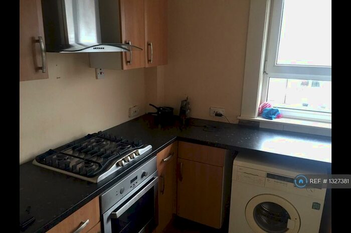 2 Bedroom Flat To Rent In Alloa, Alloa, FK10