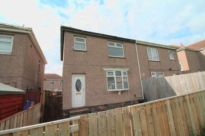 3 Bedroom Semi-Detached House To Rent In Thirlmere Crescent, Shiney Row, Houghton Le Spring, DH4