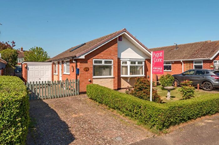 3 Bedroom Detached Bungalow For Sale In St. Benedicts Close, Cranwell Village, NG34