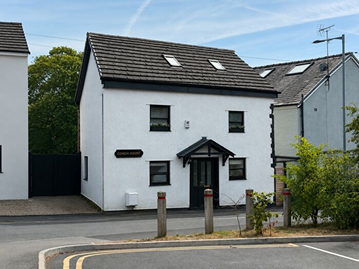 2 Bedroom Detached House For Sale In Hole House Fold, Stockport, SK6