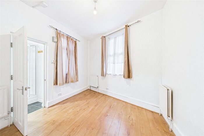 1 Bedroom Flat To Rent In Hart Street, Reading, Berkshire, RG1