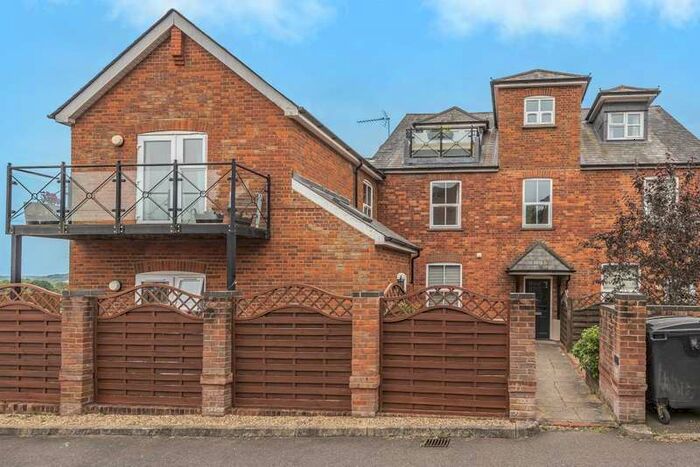 1 Bedroom Apartment To Rent In High Wycombe, Buckinghamshire, HP13