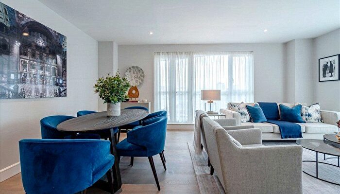 2 Bedroom Flat To Rent In Westferry Circus, Canary Wharf, London, E14