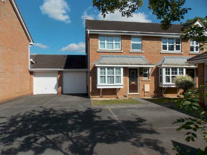 3 Bedroom Semi-Detached House To Rent In Constable Close, Keynsham, BS31
