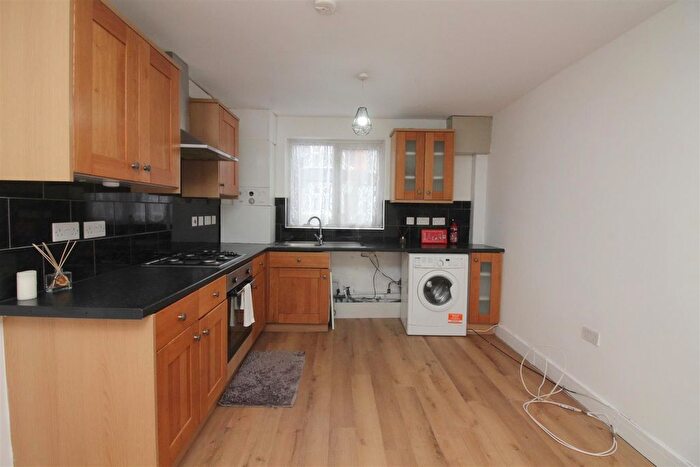 2 Bedroom Flat To Rent In Cornwall Road, Tottenham, N15