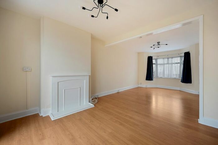 3 Bedroom Terraced House To Rent In Granville Road, Uxbridge, UB10