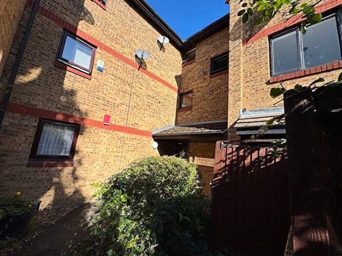 Studio To Rent In Bakers Hill, Clapton, E2