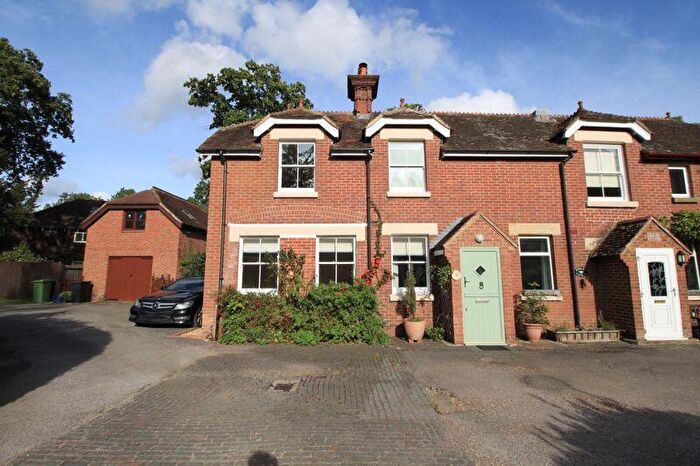 3 Bedroom Semi-Detached House To Rent In Botley Road, Curdridge, SO32