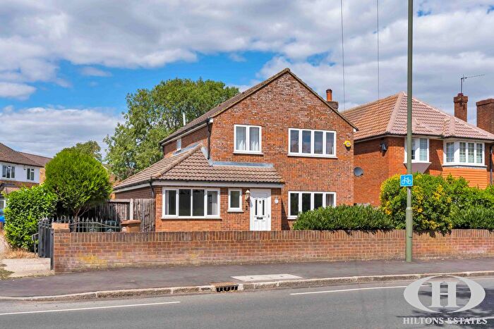 3 Bedroom Detached House For Sale In Fordbridge Road, Ashford, TW15