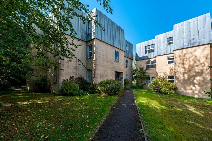 3 Bedroom Flat To Rent In Stoneleigh Court, Lansdown Road, BA1