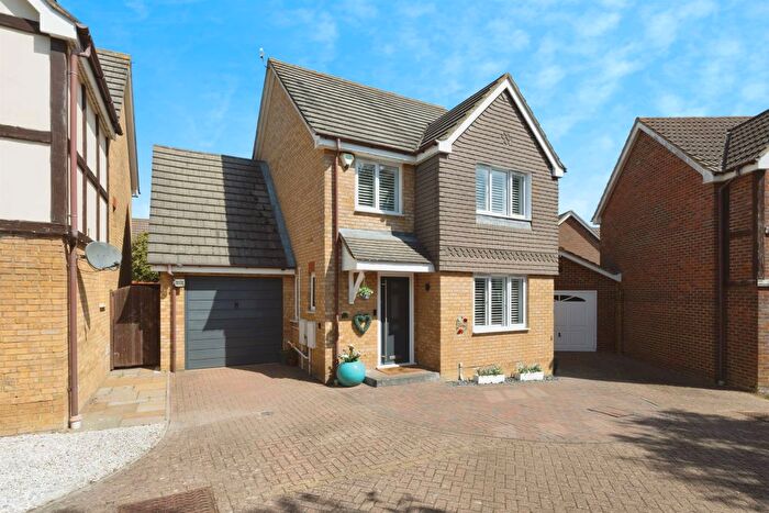 4 Bedroom Detached House For Sale In Acorn Close, Kingsnorth, Ashford, TN23